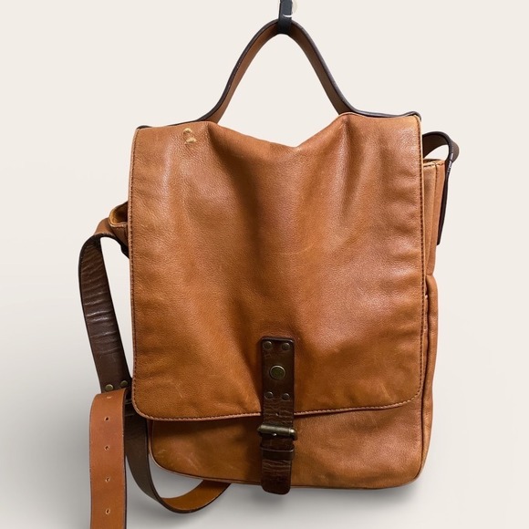 Marc by Marc Jacobs Vintage 100% Cow Leather Butter Soft Messenger Crossbody Bag